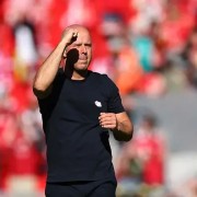 开云-斯洛特：穆尼奥斯应对那种情况我不怪他，主要是裁判该吹停