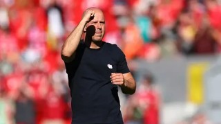 开云-斯洛特：穆尼奥斯应对那种情况我不怪他，主要是裁判该吹停